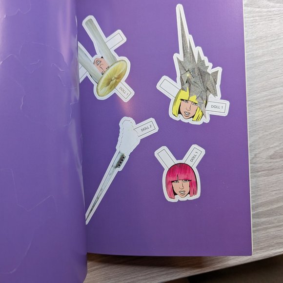 Lady Gaga Paper Doll Book from 2011 - Picture 4 of 13